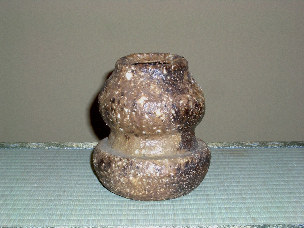 美濃伊賀　水注　花入　山吹窯　光寿造　共箱入 美濃伊賀 水注 花入 山吹窯 光寿造 共箱入 工芸品