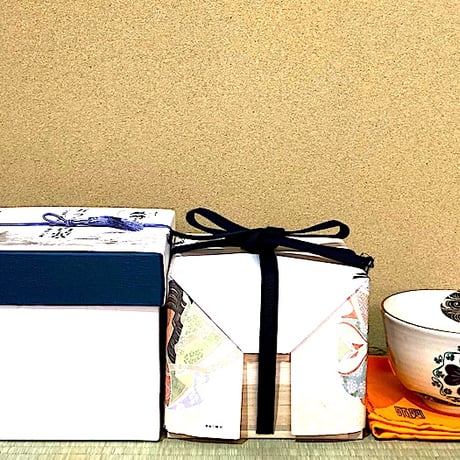 京焼・清水焼　限定販売「ガラシャの白詰草」茶碗　共箱　新作。