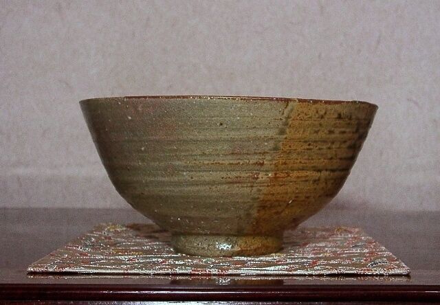 三重県 伊藤圭作 片身替 伊羅保 茶碗 無傷 共箱 古物。 | STORES