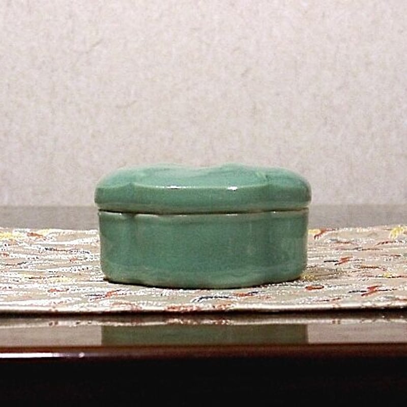 京焼・清水焼 大丸北峰（二代）作 双龍 青磁香合 無傷 共箱 保証