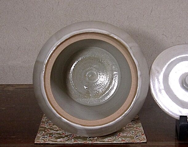 清山窯　金子 清 作　藁灰釉　水指　無傷　共箱　保証。 清山窯 金子 清 作 藁灰釉 水指 無傷 共箱 保証。 | STORESショップARIKA