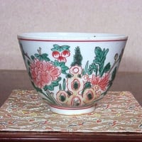 京焼・清水焼 二代 高木岩華作 赤絵古式模様小鉢 共箱 古物 京焼・清水焼 二代 高木岩華作 赤絵古式模様小鉢 共箱 古物
