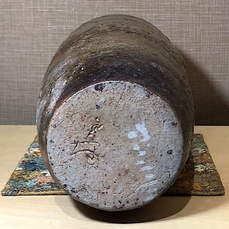 不明　作者時代不明　花瓶・壺　窯元？　傷無　箱無　保証　古物。