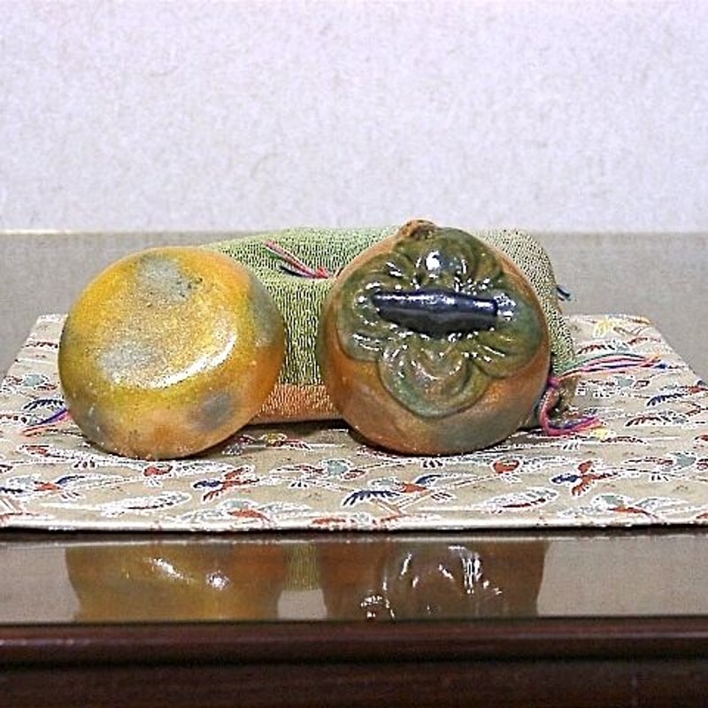 嵯峨焼　落柿舎 造　柿（俳句入）香合　無傷　共箱　保証。 嵯峨焼 落柿舎 造 柿（俳句入）香合 無傷 共箱 保証。 | STORES