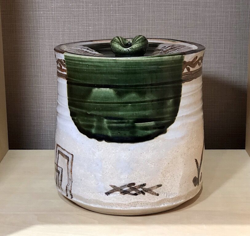 黒織部 織部焼 水指 茶道具 共箱 織部焼 清水茂生作 織部 水指 無傷保証 共箱 古物. | STORESショップARIKA