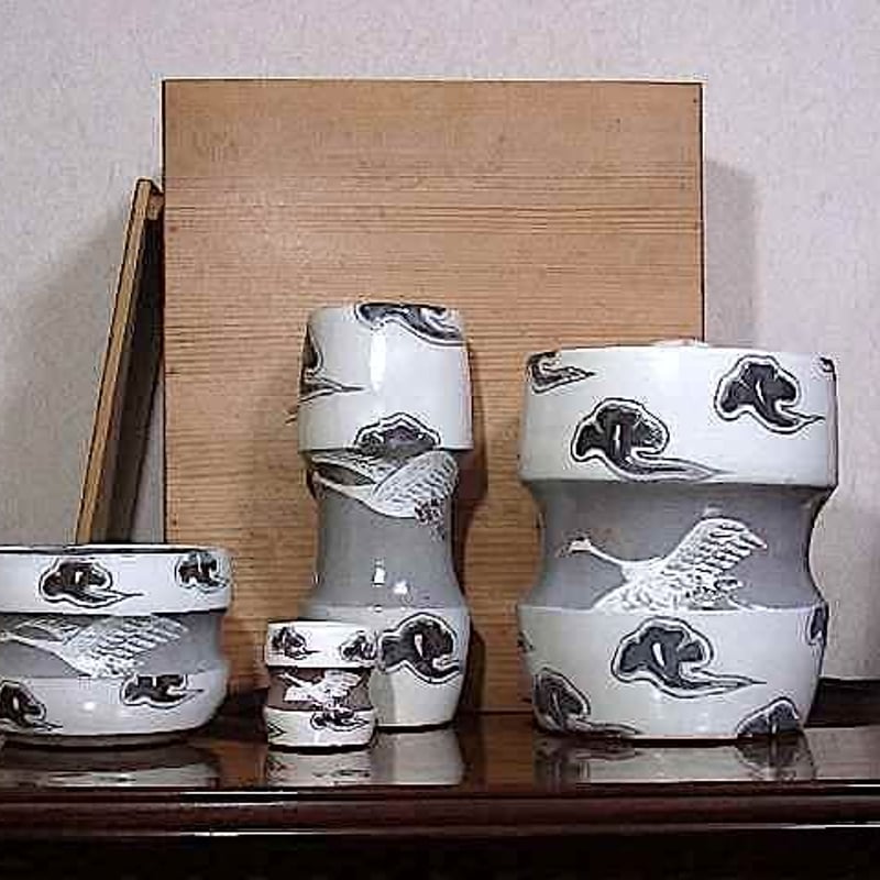京焼・清水焼 尾形周平（五代）作 掻落手 雲鶴紋 皆具 無傷 共箱