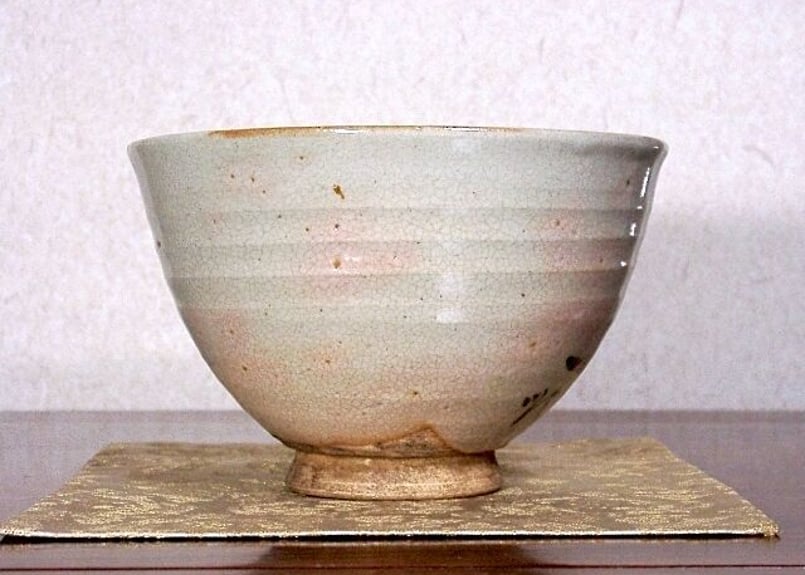 夜寒焼　辻鉦二郎 作　茶道家賛筆　茶碗　箱無　時代物　保証。 夜寒焼 辻鉦二郎 作 茶道家賛筆 茶碗 保護箱 時代物 保