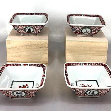 渋草焼　作者不詳　呉洲赤絵　五彩赤玉花卉「玉堂佳器」文鉢　四客　無傷　箱合　古物。