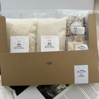 ・GIFT BOX（2合 / 300g × 2 ＆ 塩麹 ＆ 雑穀米×２）A-Qラベル (ポスト投函日。日にち指定・熨斗不可）