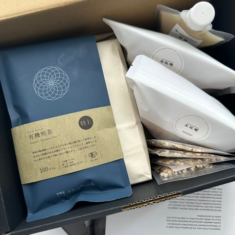 ・GIFT BOX（2kg・塩麹・米味噌×2・雑穀米×２・有機特上煎茶）A-Qラベル  / 暑い時期のみクール便発送