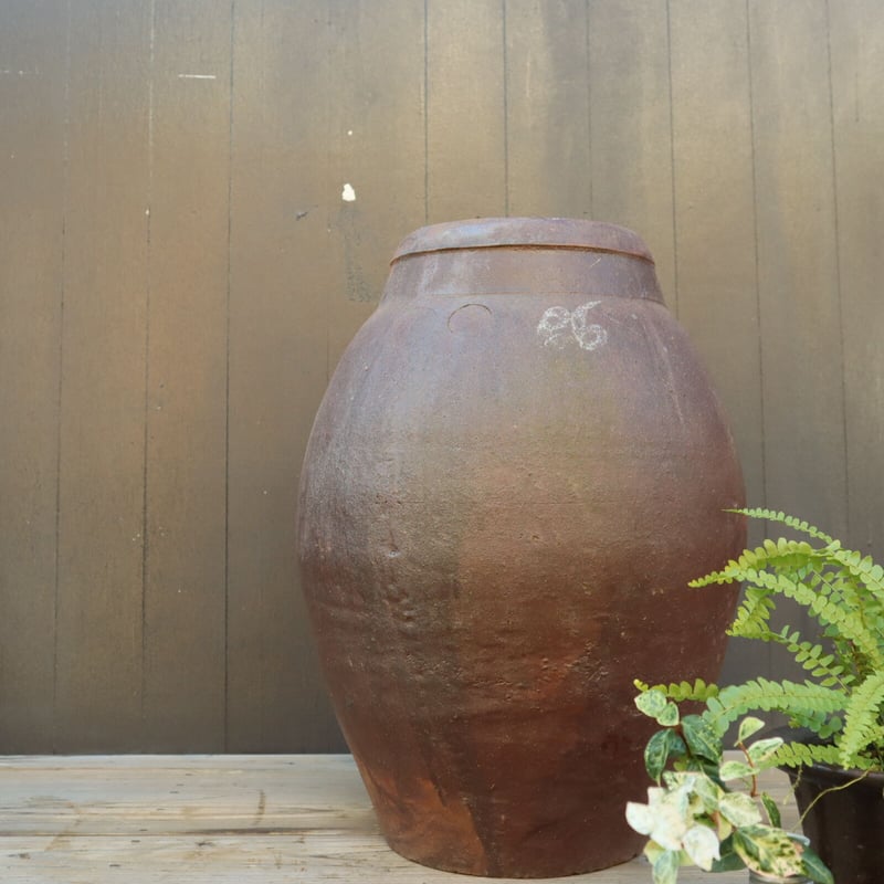 A010 大きく古い水甕/壺 高さ54cm 【引取限定品】 | 庭の古道具 A010 大きく古い水甕/壺 高さ54cm 【引取限定品】 | 庭の古道具
