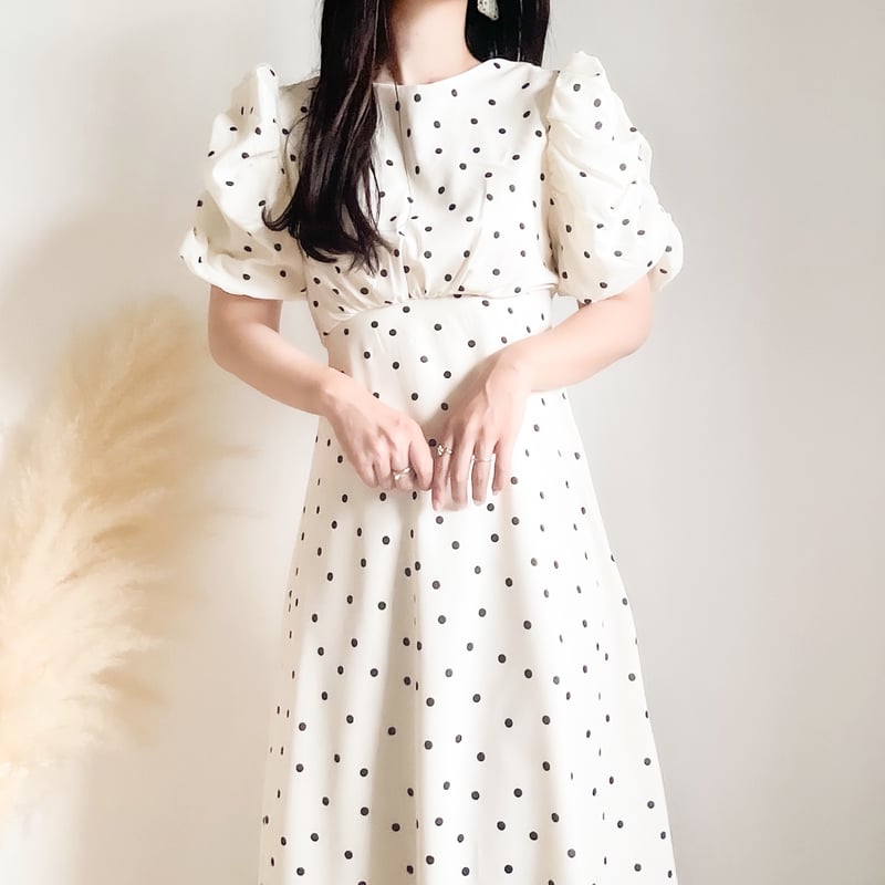 rich パフスリーブ　ドット柄　ミニワンピース 即納あり】バックリボンパフスリーブドットワンピース | merrylatte