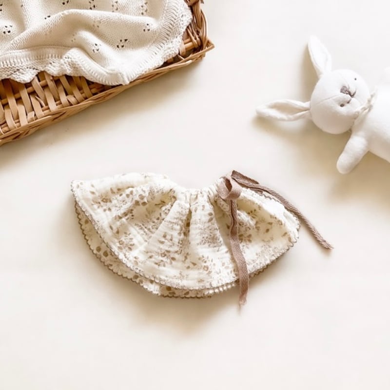 Baby&Kids】クラシカルフラワーリボンスタイ | merrylatte