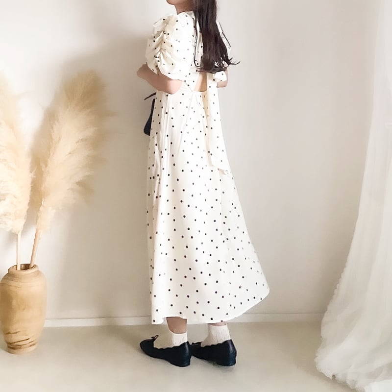 即納あり】バックリボンパフスリーブドットワンピース | merrylatte