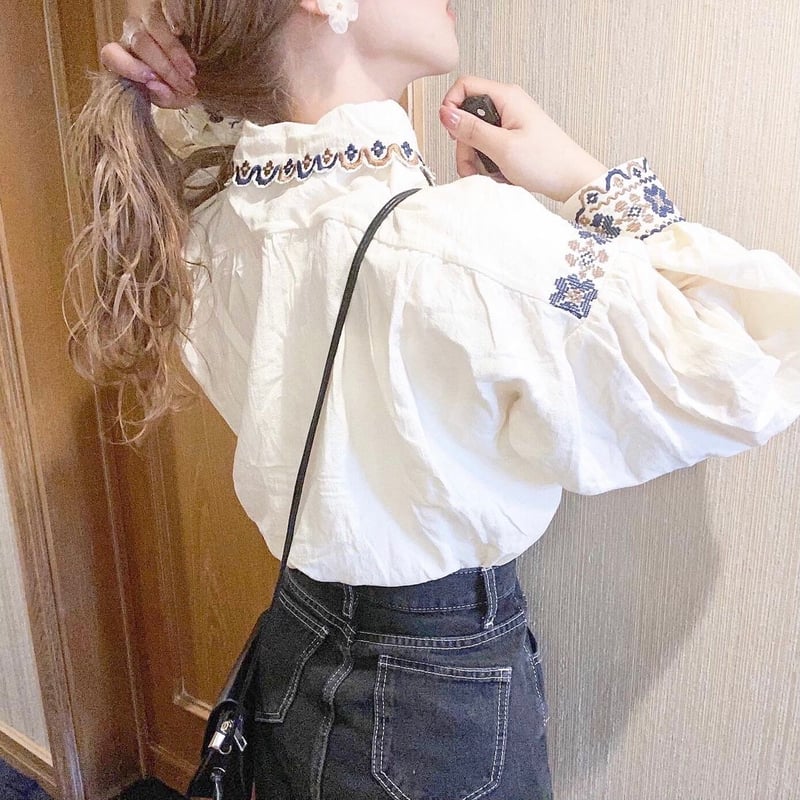 即納あり】スカラップフラワー刺繍ブラウス【Ray掲載アイテム