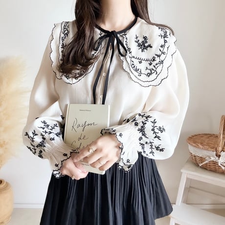 CATEGORY blouse / shirt | merrylatte