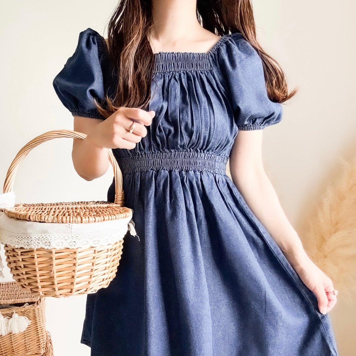 CHIARAのデニムワンピース 即納あり】ギャザーシャーリングデニムワンピース | merrylatte