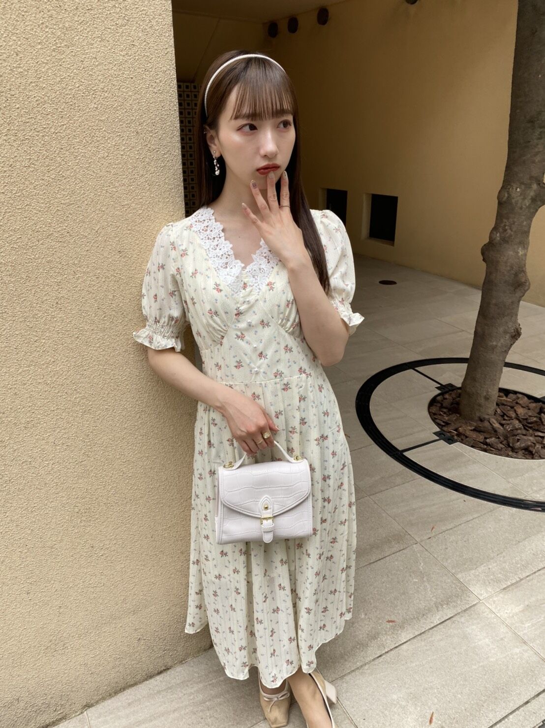 アンティークレース❤コットン❤白のふんわりワンピース❤薔薇❤上品❤ ZARA - レースワンピース フリル シースルー フレア 白 花 薔薇