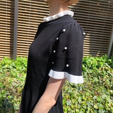 パール袖フリルワンピース