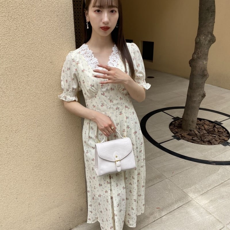 ラメフラワーレースワンピース | titty&Co. PETIT