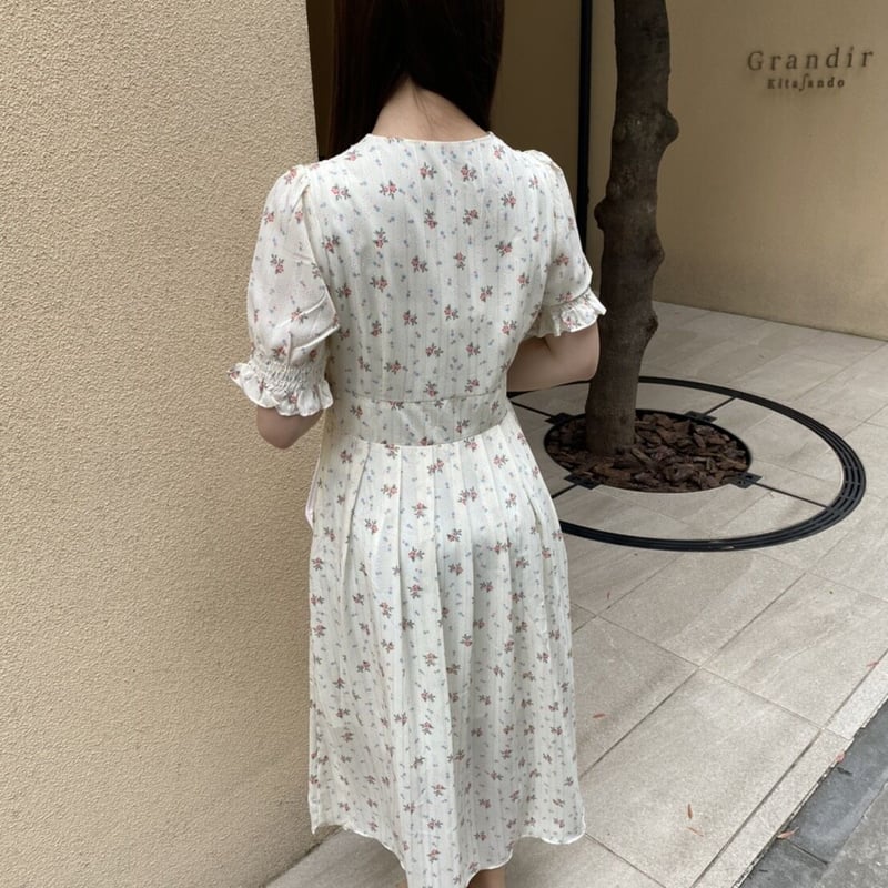 アンティークレース❤コットン❤白のふんわりワンピース❤薔薇❤上品❤ ZARA - レースワンピース フリル シースルー フレア 白 花 薔薇