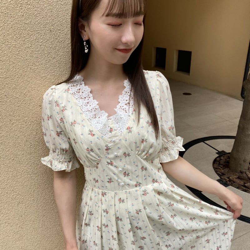 【未使用】ラメフラワーレースワンピース ラメフラワーレースワンピース | titty&Co. PETIT