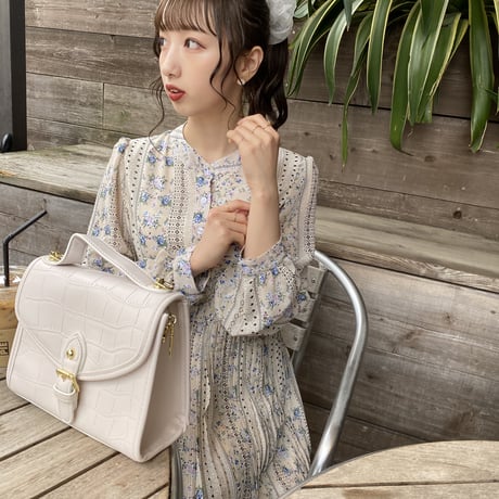 フラワープリーツミディワンピース