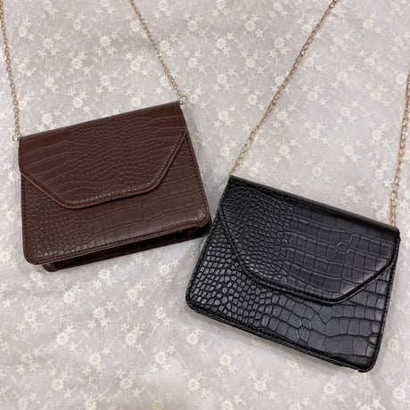 【Crea】型押しチェーンミニバッグ