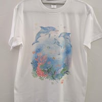 おとなとこどもTシャツ-イルカと珊瑚の夢　即納品と受注生産