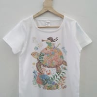 おとなとこどもTシャツ-ウミガメと女の子　即納品と受注生産