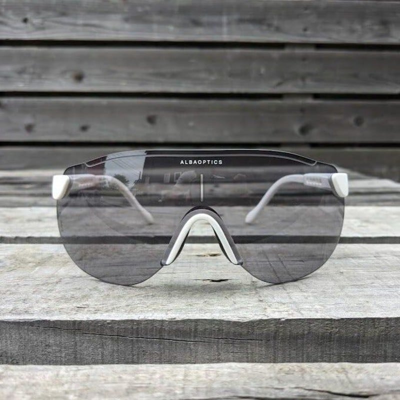 アルバオプティクスストラトス調光サングラス