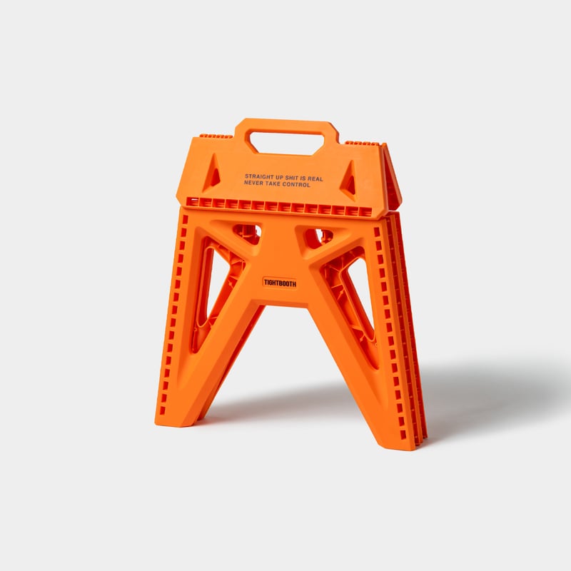 TIGHTBOOTH LABEL LOGO FOLDING STOOL | STEEZ CR