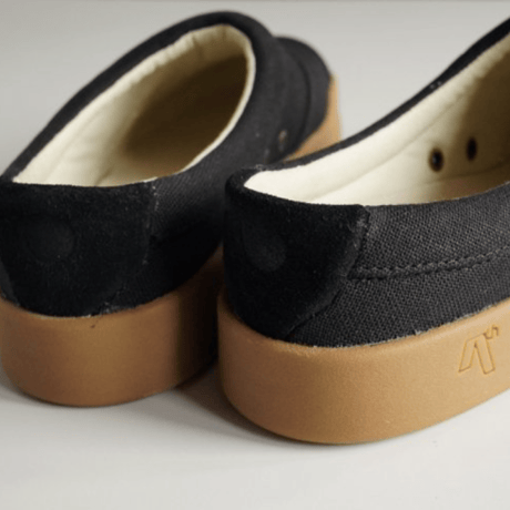 AREth  SOL  -BLACK/GUM