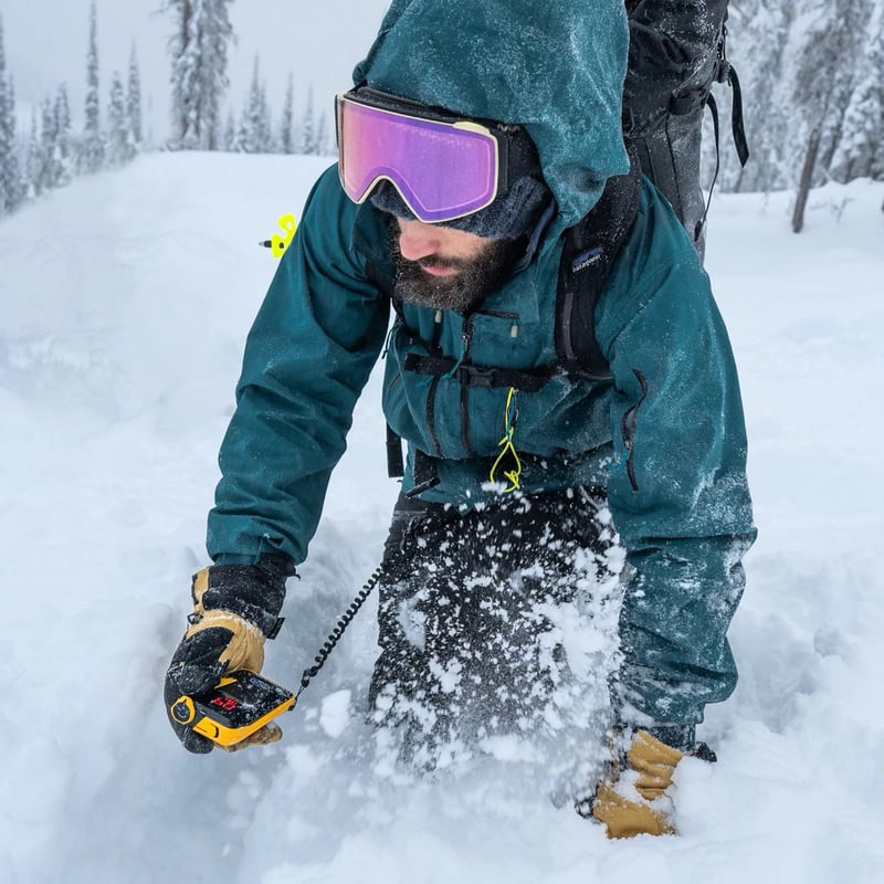 BCA Tracker™ 4 Avalanche Beacon | STEEZ CREATIV