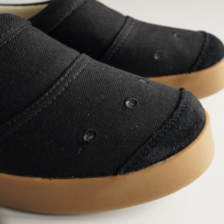 AREth  SOL  -BLACK/GUM