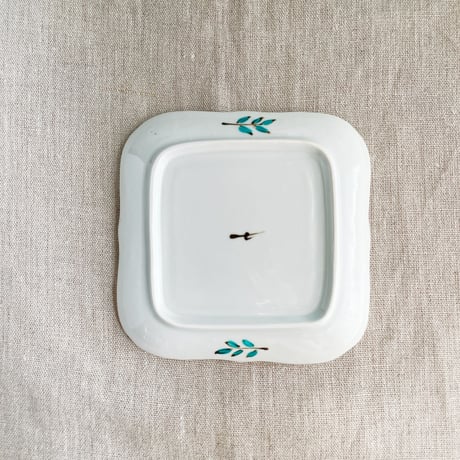 鳥と南天角皿
