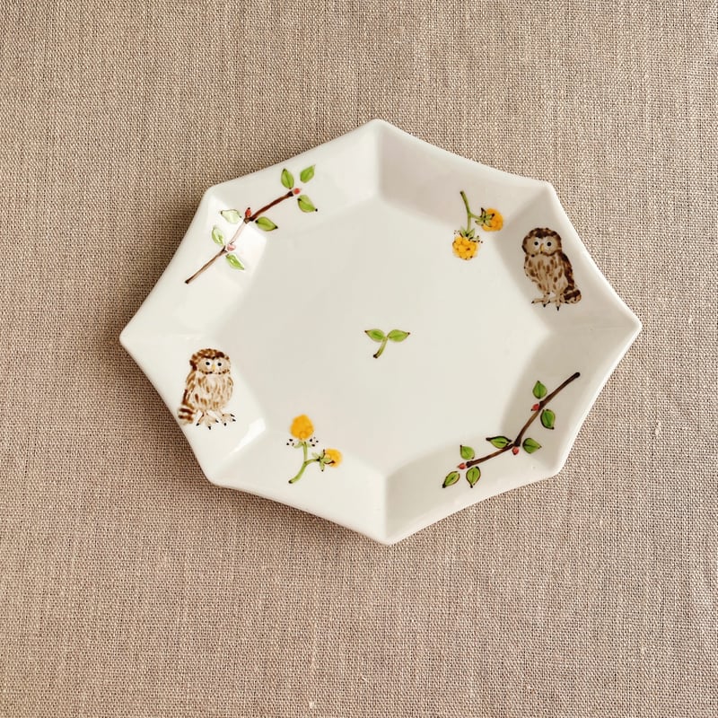 新芽とふくろう菱八角皿 | nao uchimura 内村七生