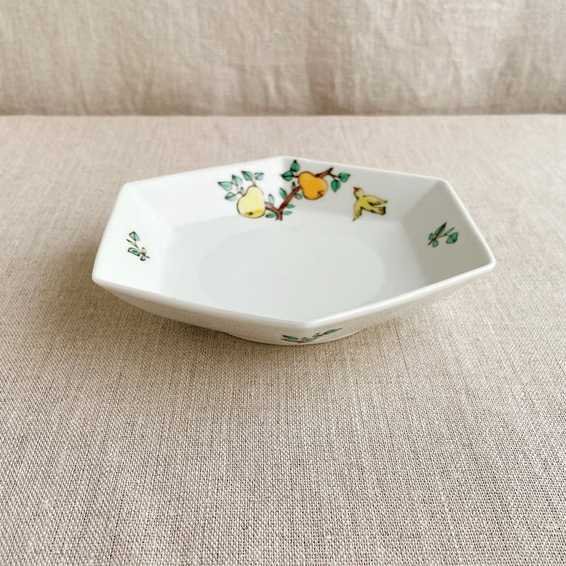 梨と鳥変形六角深皿 | nao uchimura 内村七生