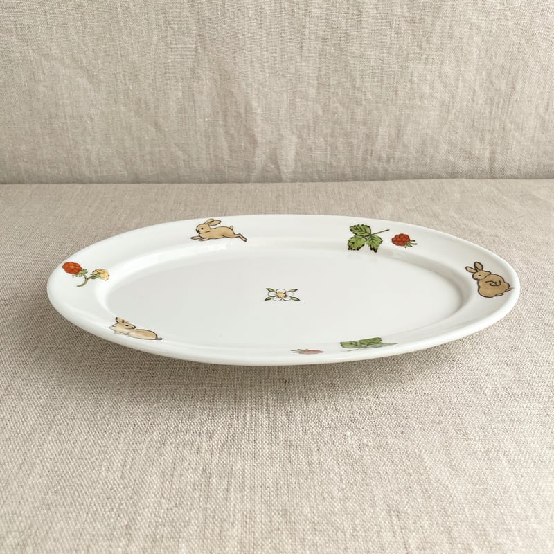 うさぎと木苺楕円皿（大） | nao uchimura 内村七生