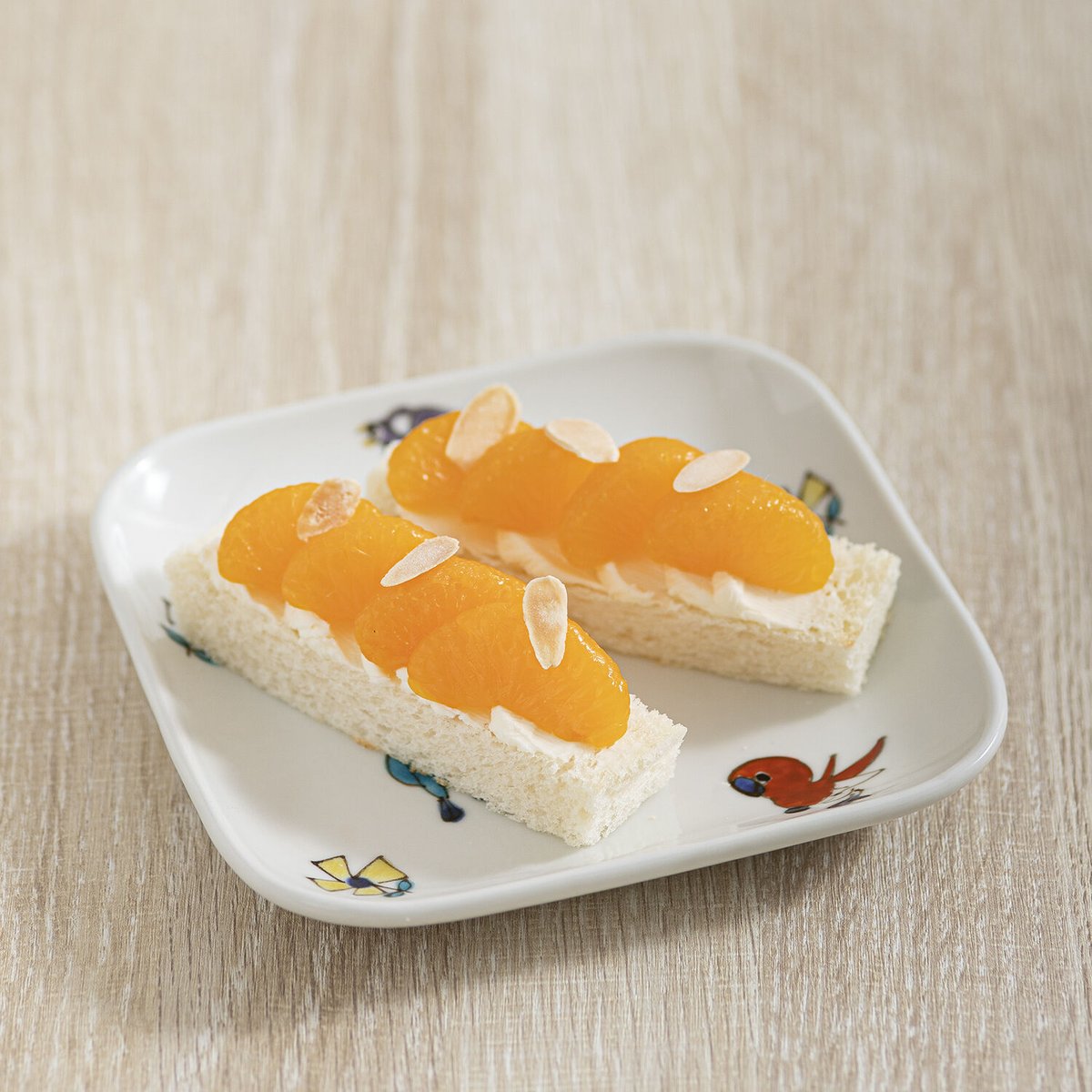 2枚セット 内村七生 小鳥花散らし パン皿 角皿 中皿 大皿 ペア食器 飛ぶ鳥パン皿(小) | nao uchimura 内村七生