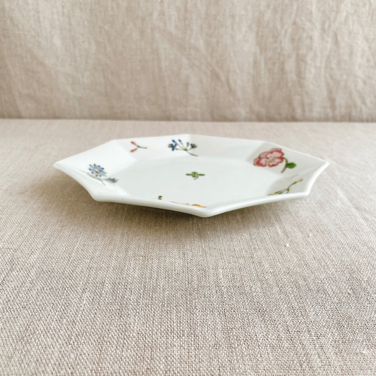 パンジーと花々菱八角皿 | nao uchimura 内村七生