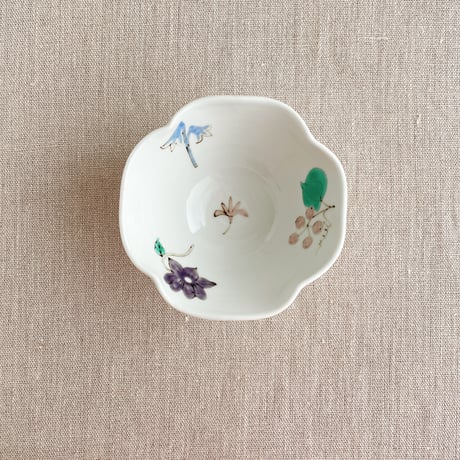 色絵花実文四葉小鉢