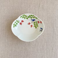 ヒタキとバラの実木瓜鉢 （ピンク）