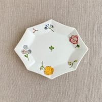 パンジーと花々菱八角皿