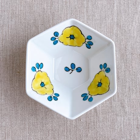 色絵牡丹六角小鉢