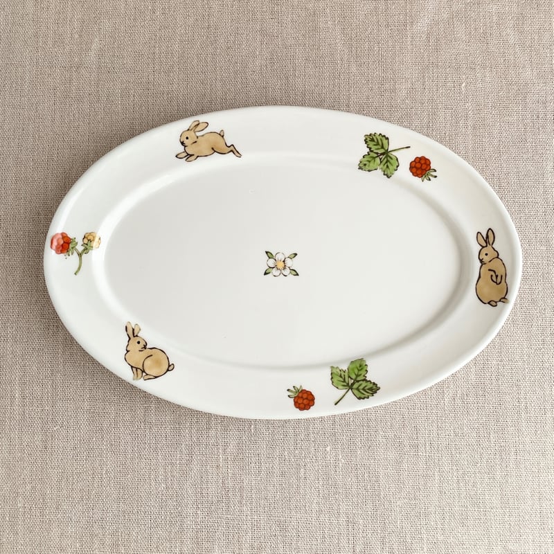 うさぎと木苺楕円皿（大） | nao uchimura 内村七生
