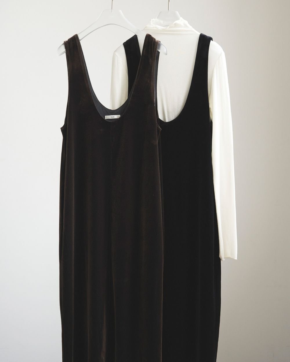 アンヌーク anuke ベロアワンピース 38size ànuke online store（アンヌーク） / Velour Uneck OnepieceVelour