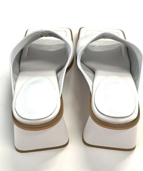 AgAwd(アガウド) 　Heel Sandal〈2201-940086〉