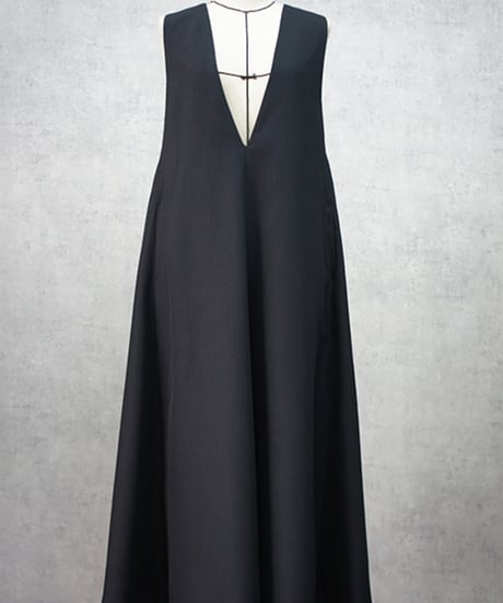 TRANOI.　トラノイ キーネックフレアワンピース 223J402