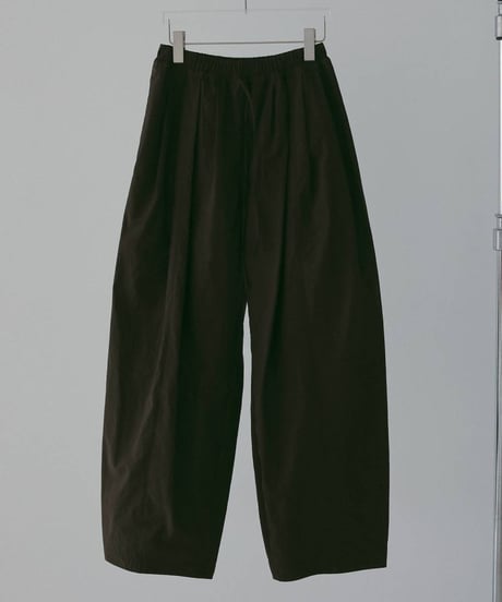 anuke アンヌーク　Volumetuck Cocoon Pants　62610720